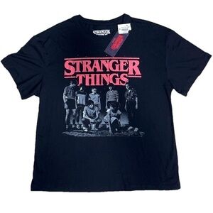⭐️ NWT Stranger Things graphic t-shirt- size Large